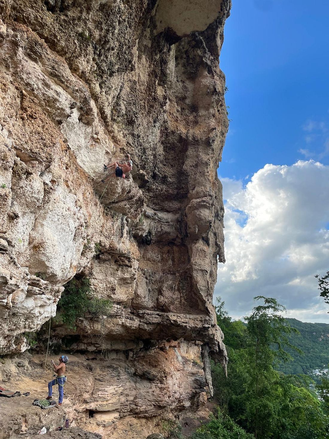 Kliknutm zavete okno.