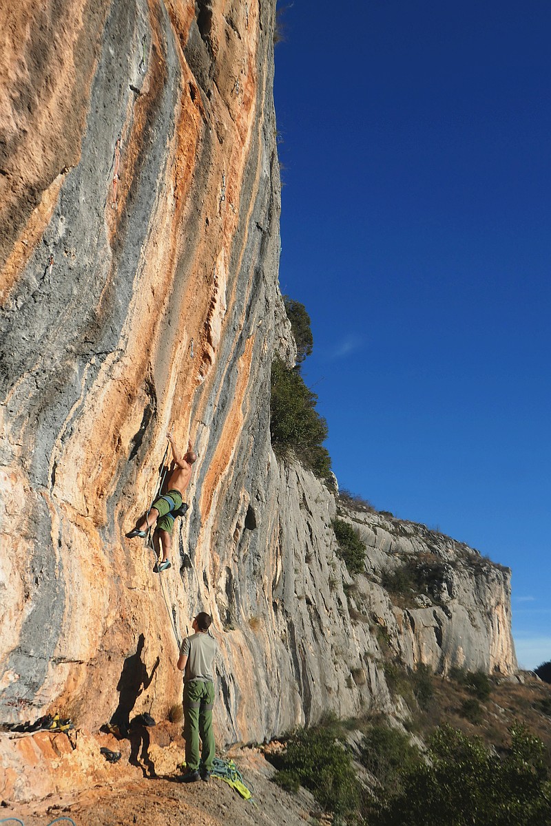 Kliknutm zavete okno.
