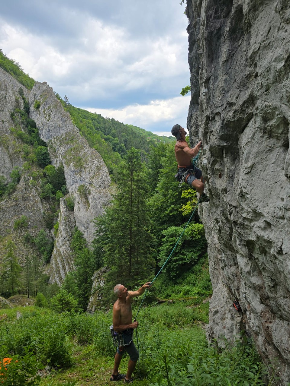 Kliknutm zavete okno.