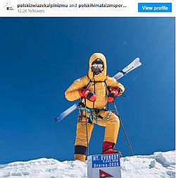 Polák Bartosz Kacper Ziemski sjel na lyžích Everest