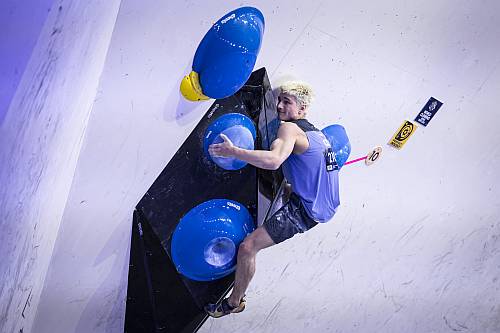 SP boulder Bern (SUI) Lukáš Mokroluský semifinále
